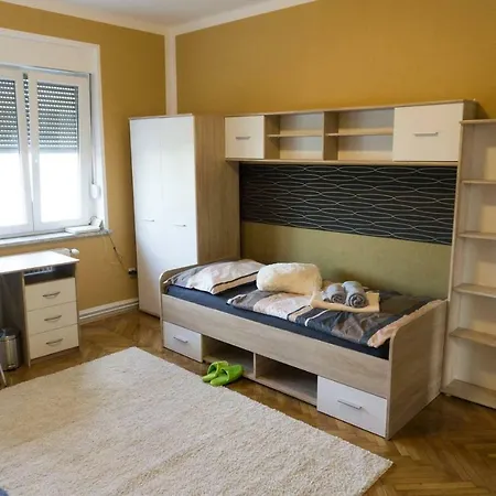 Trendy Apartmant In Apartman